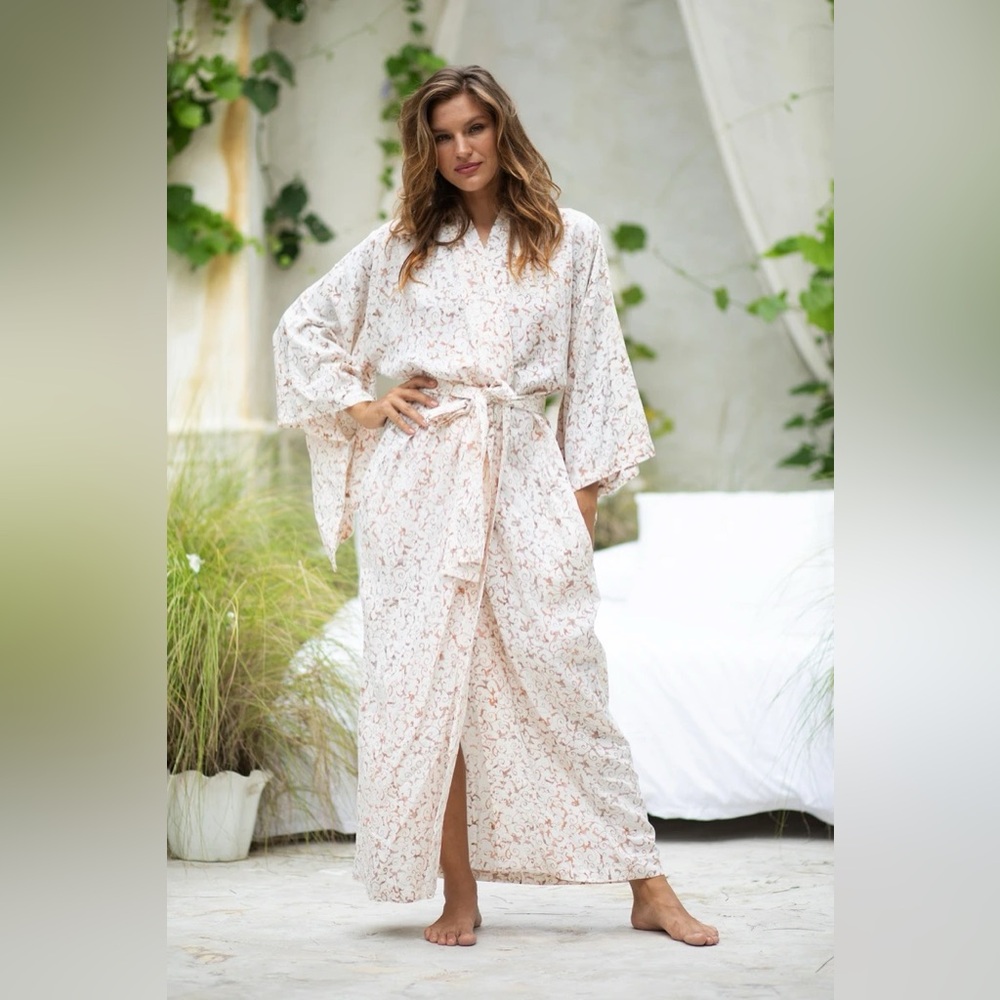 NWT Novica Bali Arabesque Floral Patterned Women’s Robe from Indonesia L/XL W12